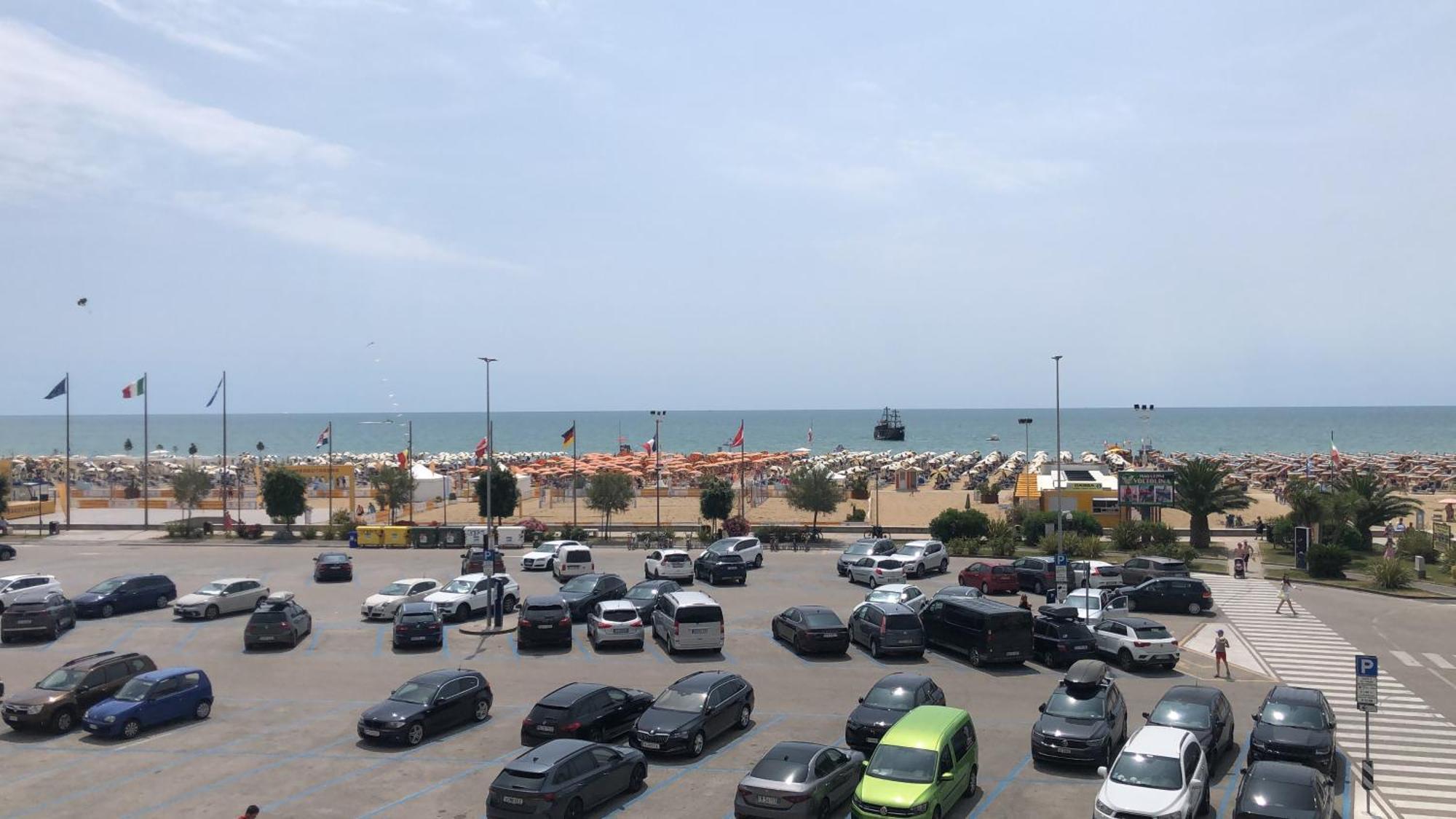 Giulio'S Apartment Bibione Exterior photo